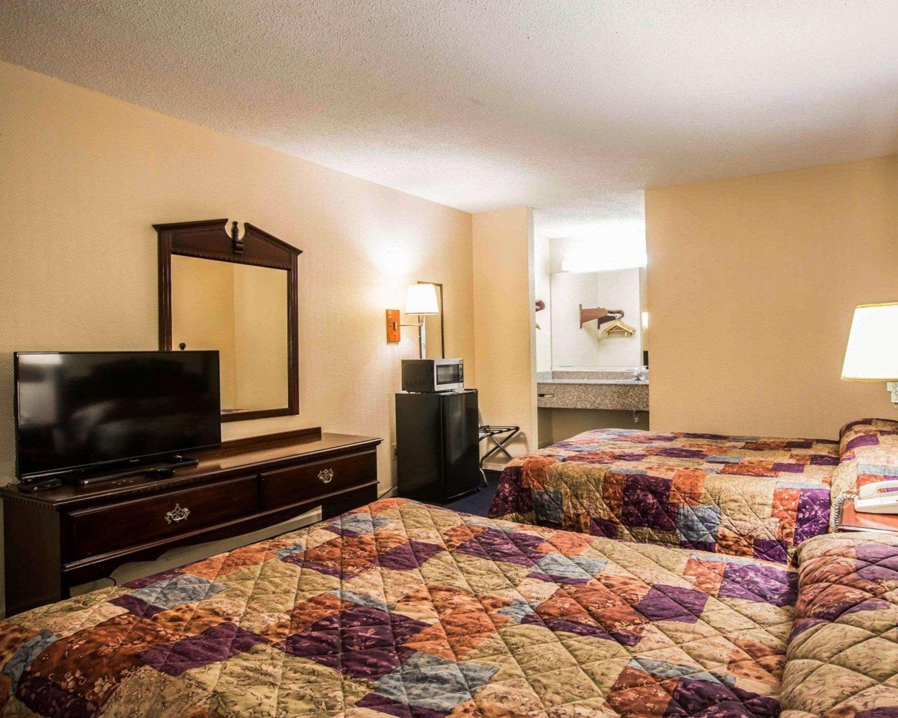 Rodeway Inn Phenix City Kültér fotó
