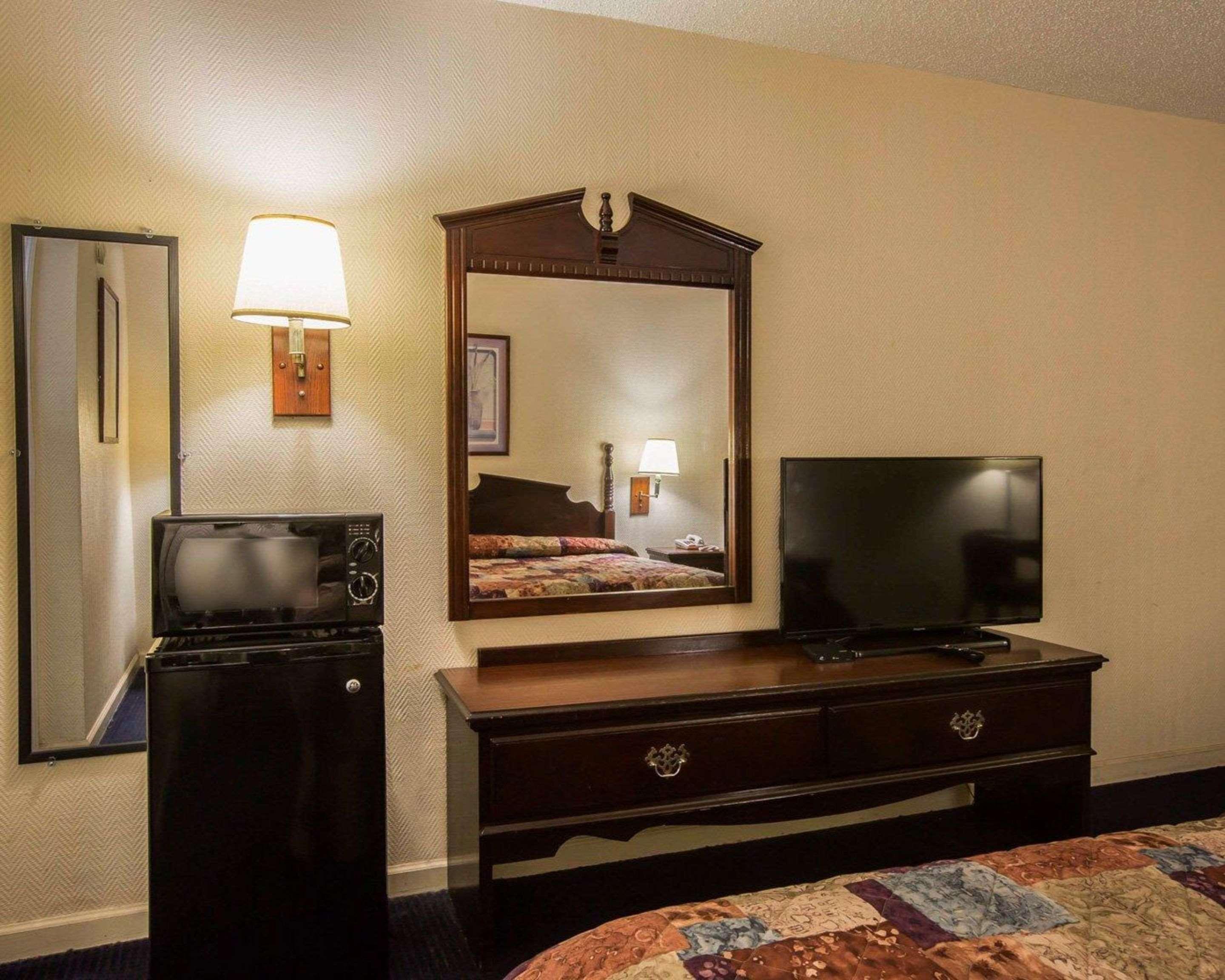 Rodeway Inn Phenix City Kültér fotó