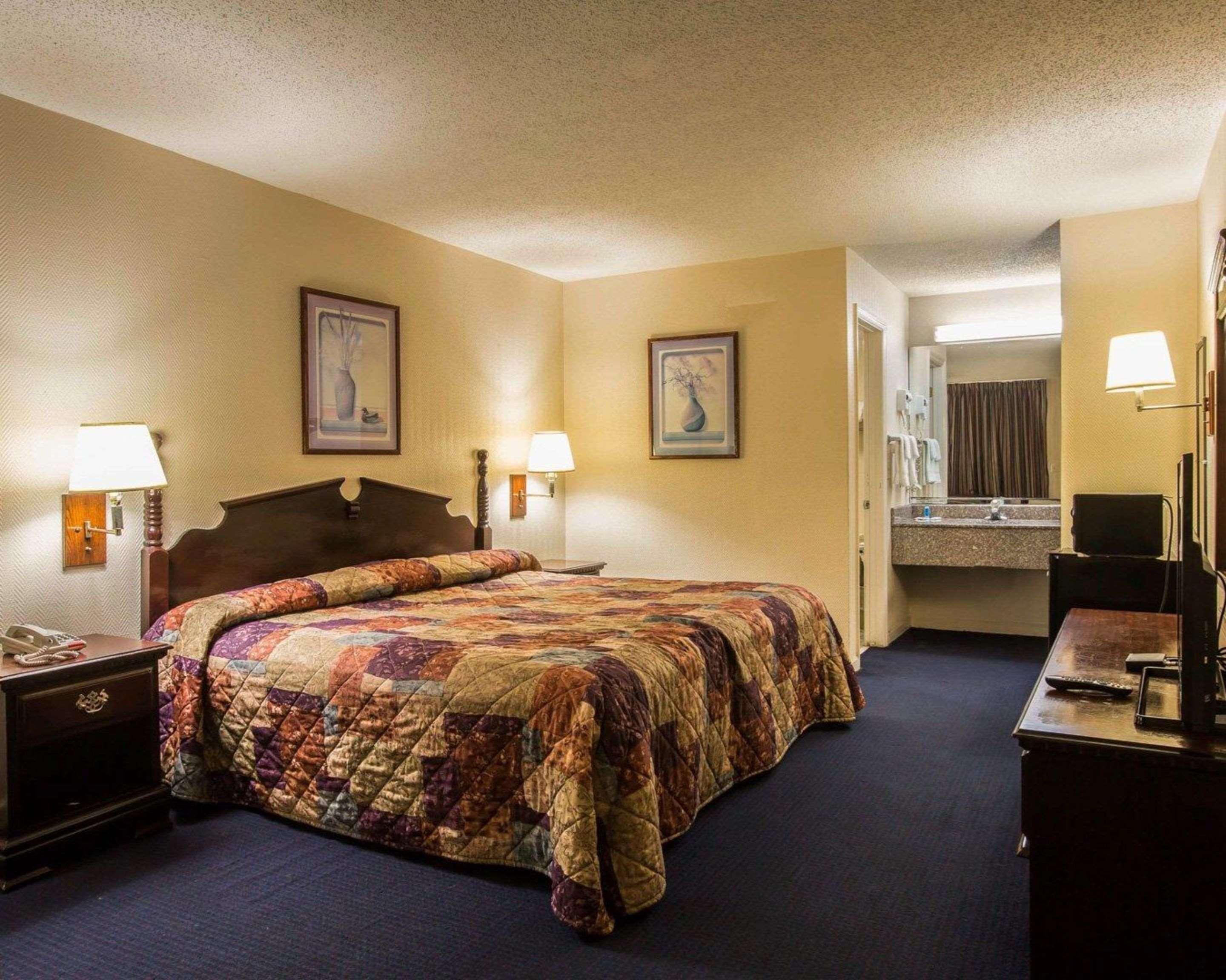 Rodeway Inn Phenix City Kültér fotó